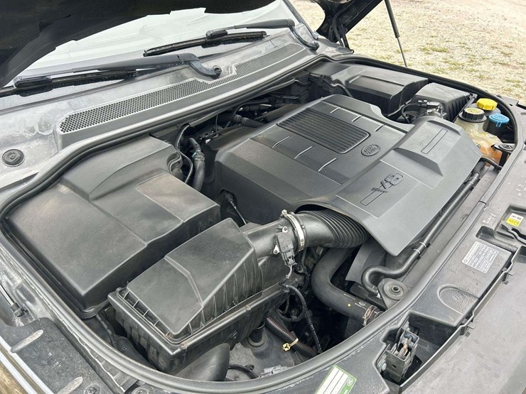 2013-land-rover-range-rover-image-8