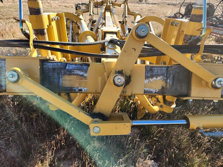 2020-vermeer-r2300-image-10