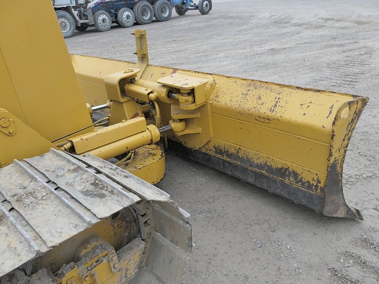 caterpillar-d4c-lgp-image-19