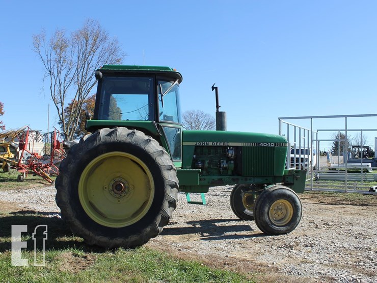 john-deere-4040-image-4