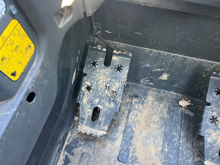 2023-bobcat-t62-image-10