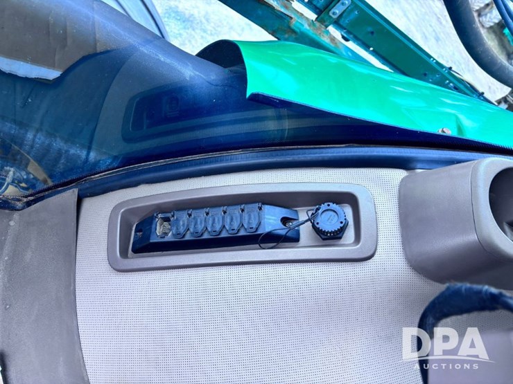 2020-john-deere-r4060-image-127