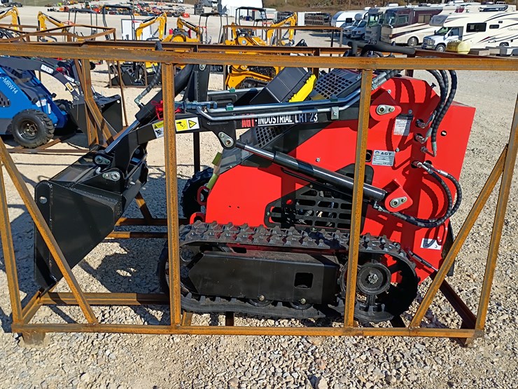 #l59-019-•-agt-lrt23-mini-skid-steer-[damaged]-image-1