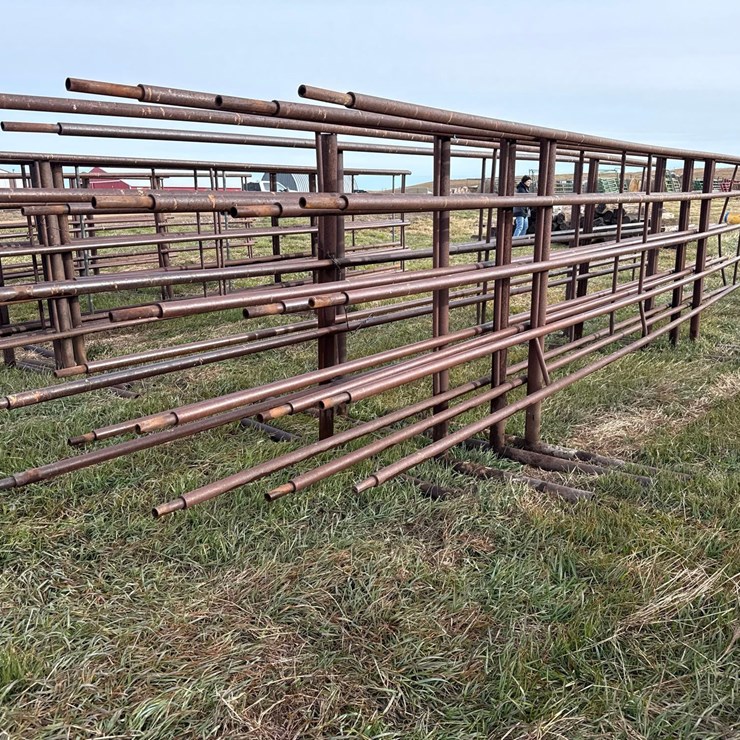 Freestanding Continuous Panels