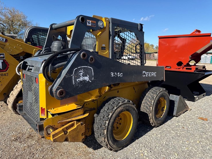 2021-deere-324g-image-2