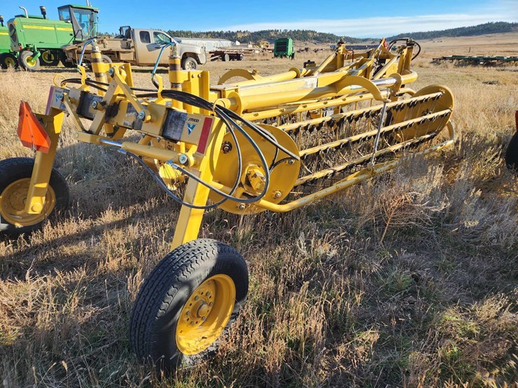 2020-vermeer-r2300-image-11