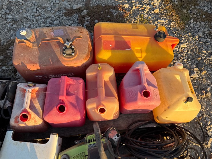 #24816-•-lot-of-power-tools,gas-jugs-&-miscellaneous-image-9