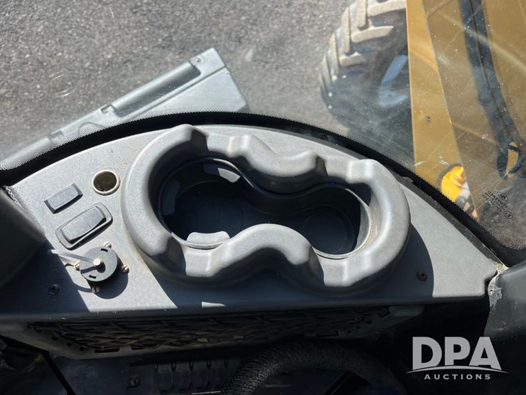 2017-ag-chem-rg1100b-image-93