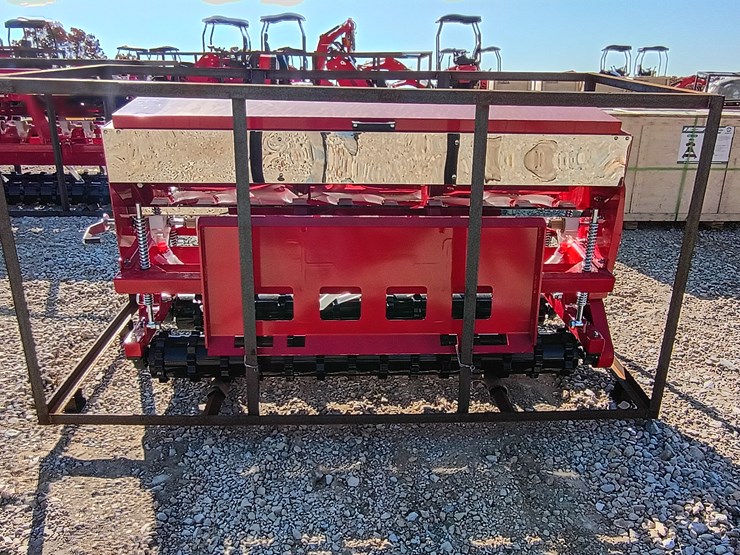 #l59-025-•-agt-seeder-skid-steer-attachment-(3-point)-image-5