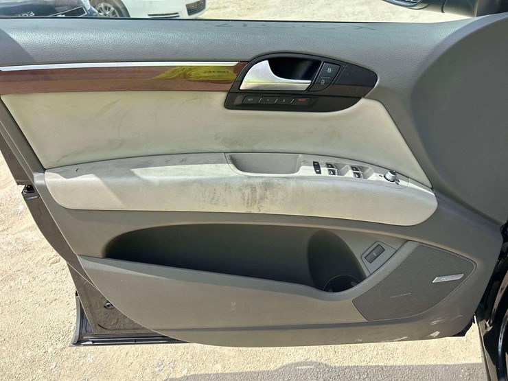 2013-audi-q7-image-10