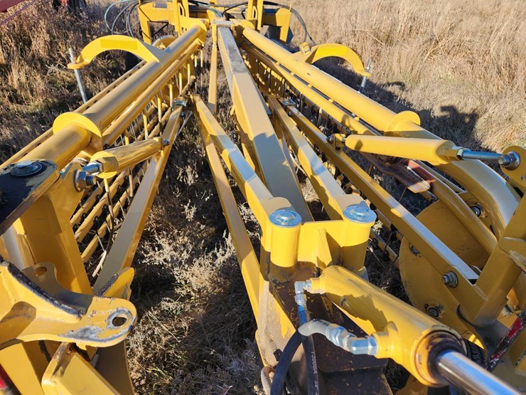 2020-vermeer-r2300-image-17