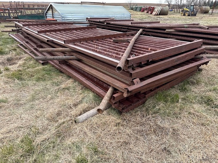 freestanding-windbreak-panels-image-5