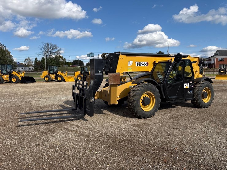 2022-caterpillar-tl1255-image-1