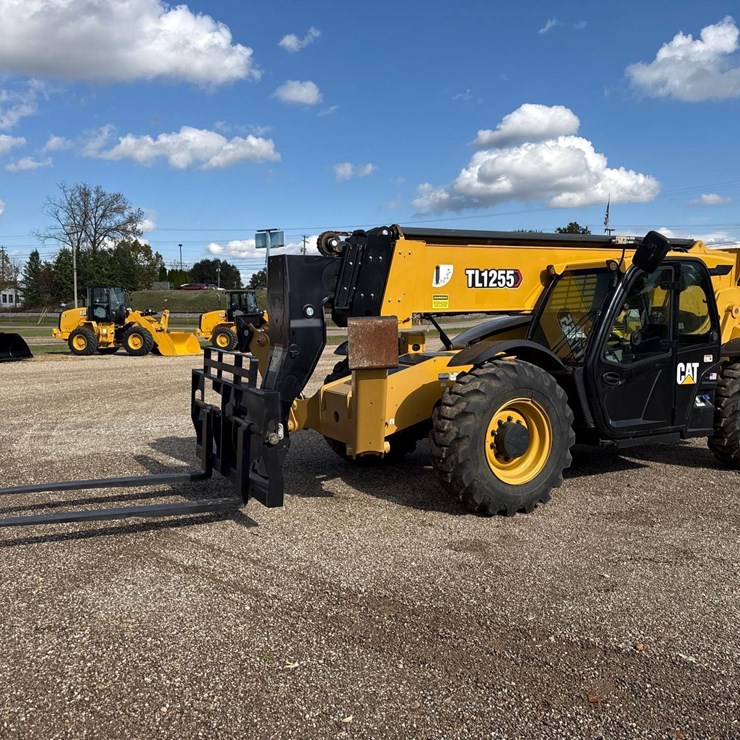 2022 CATERPILLAR TL1255