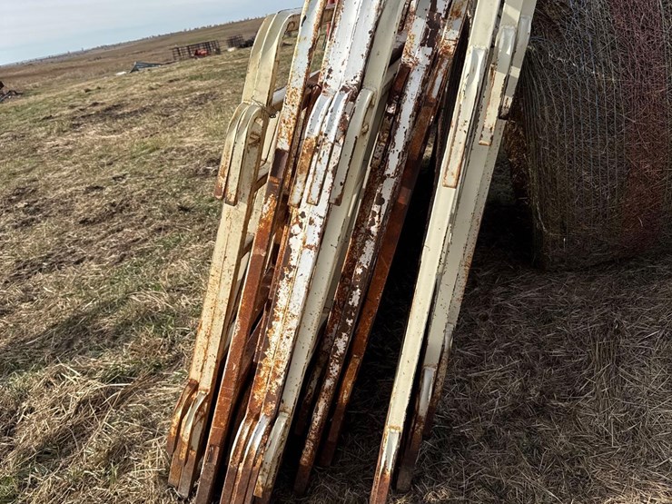 fenceline-feed-panels-image-4