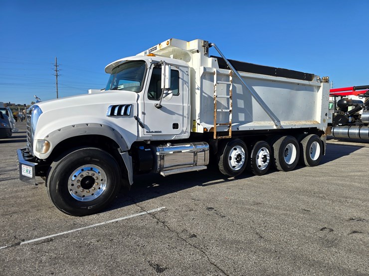 #22366-•-2016-mack-gu713-quad-axle-dump-truck-image-5