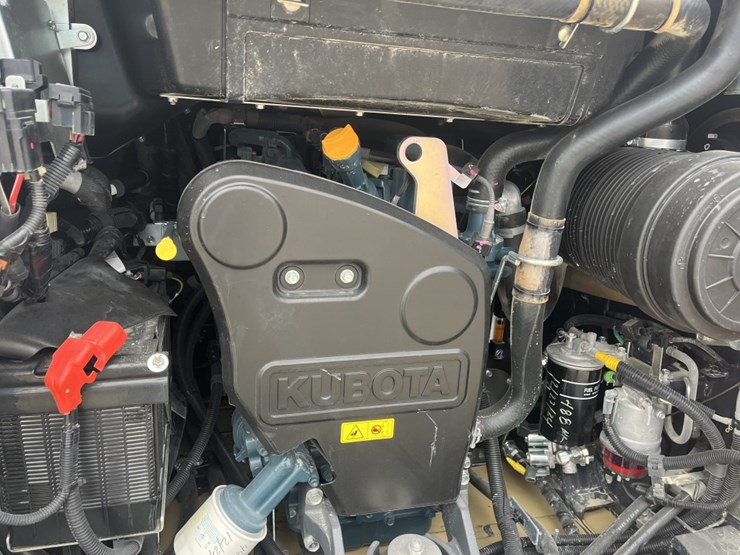 2023-kubota-svl75-3-image-12