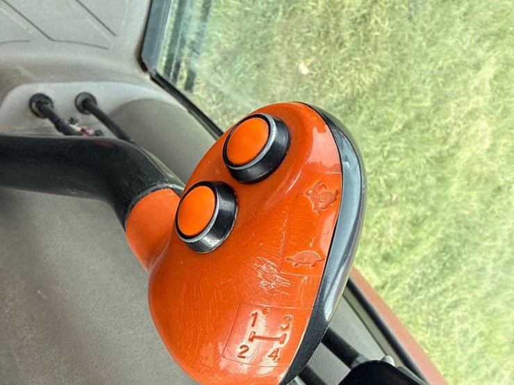 2008-case-ih-l730-image-32