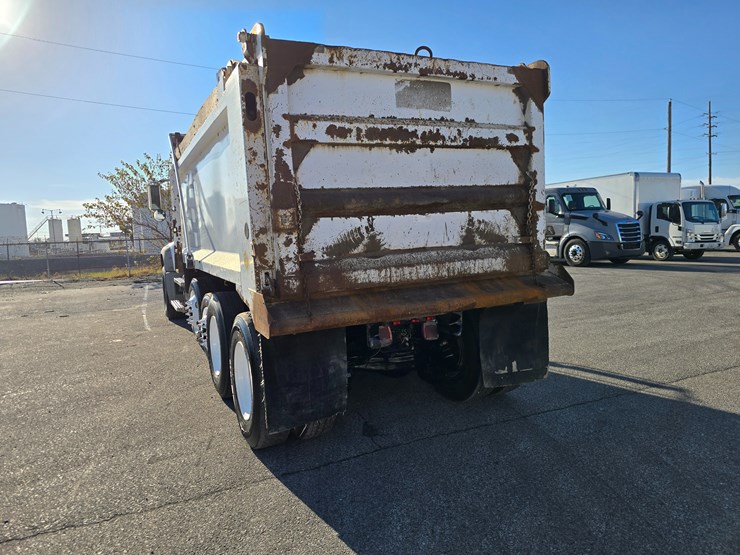 #22366-•-2016-mack-gu713-quad-axle-dump-truck-image-22