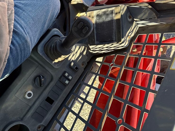 2018-takeuchi-tl10v2-image-15