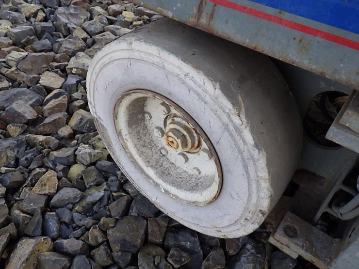 1995-skyjack-sjiii3220-image-14