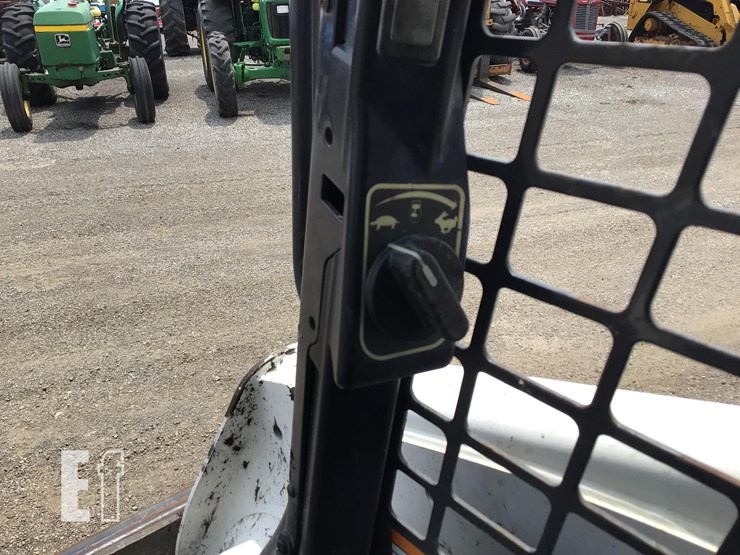 2017-bobcat-t740-image-18