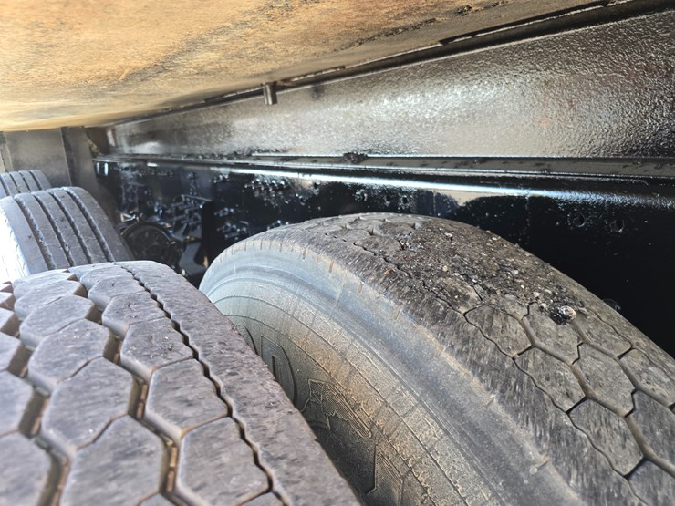 #22366-•-2016-mack-gu713-quad-axle-dump-truck-image-140