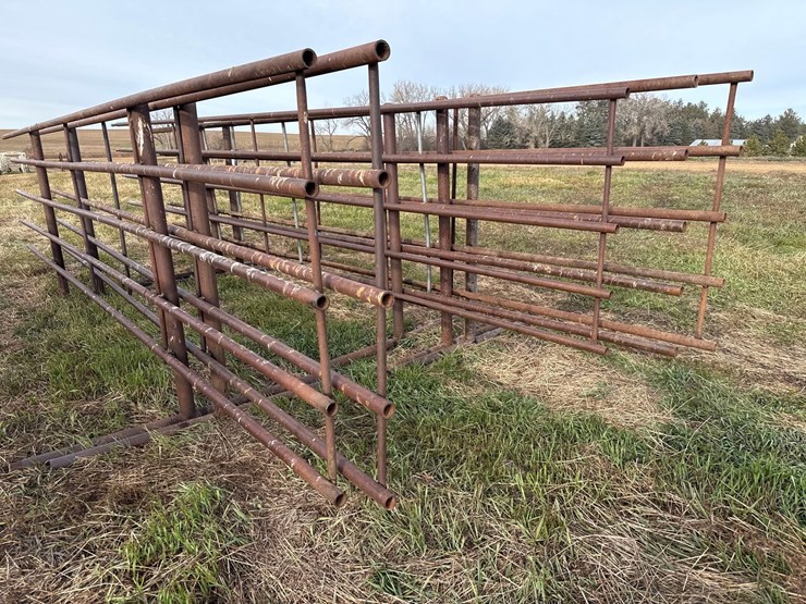 freestanding-continuous-panels-image-4