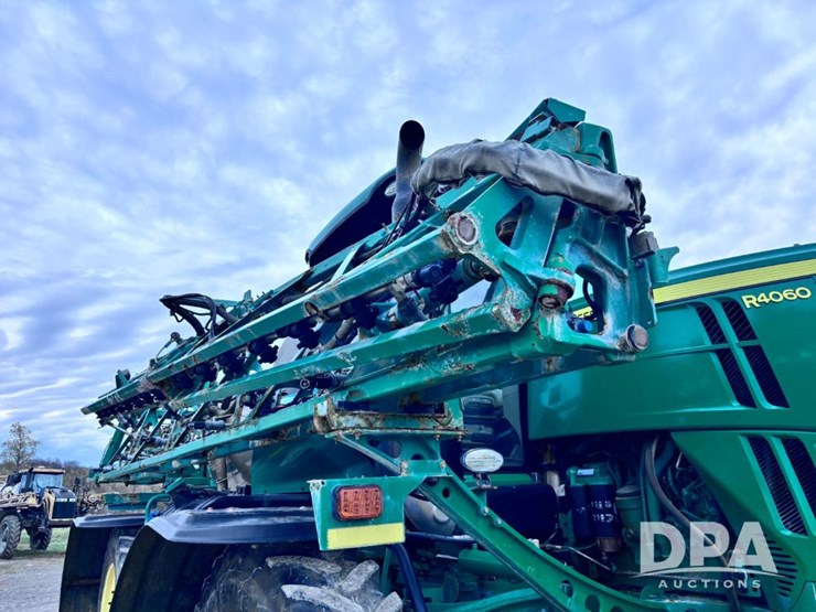 2020-john-deere-r4060-image-112