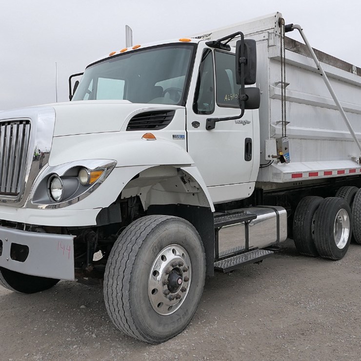 2014 INTERNATIONAL 7400