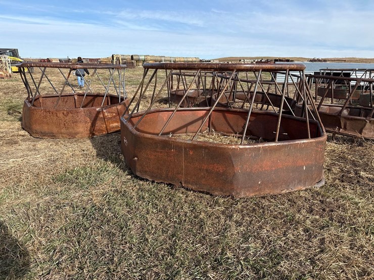 stur-d-single-bale-feeders-image-2