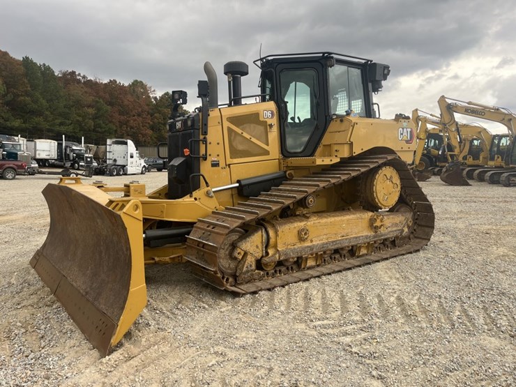 2020-caterpillar-d6-lgp-image-1