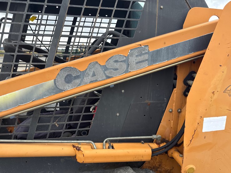 2009-case-420ct-image-8