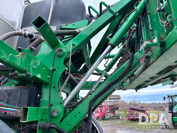 2020-john-deere-r4060-image-63