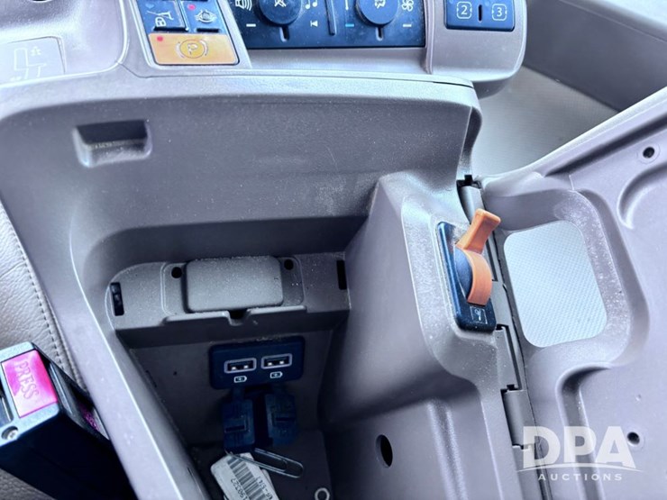 2020-john-deere-r4060-image-131