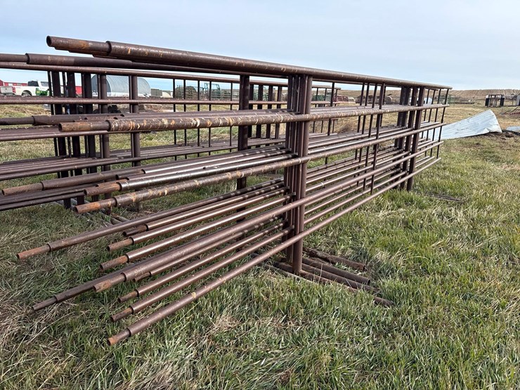 freestanding-continuous-panels-image-3