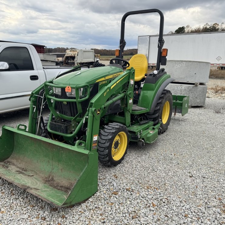 JOHN DEERE 2038R