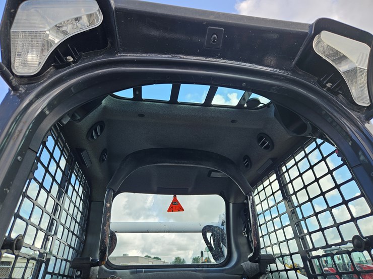 2018-bobcat-t595-image-8