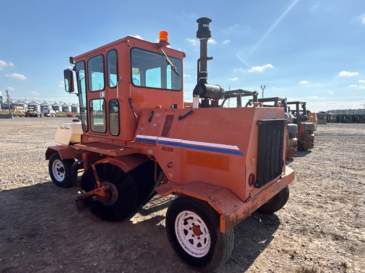 2010-broce-rj350-image-4