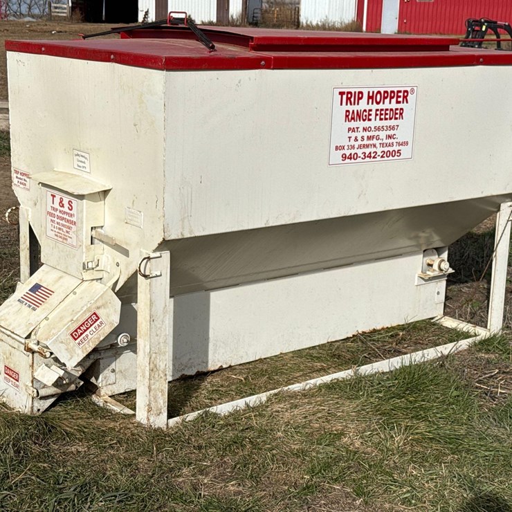 T & S Trip Hopper Cake Feeder