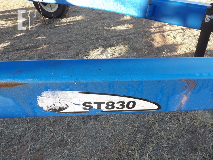 new-holland-st830-image-9