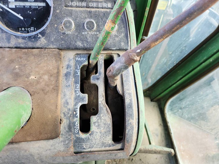 john-deere-7020-image-9