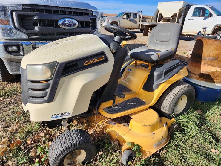 2011-cub-cadet-1050-image-1