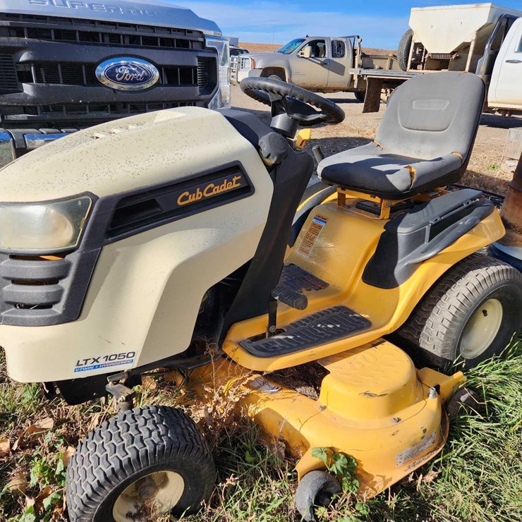 2011 CUB CADET 1050