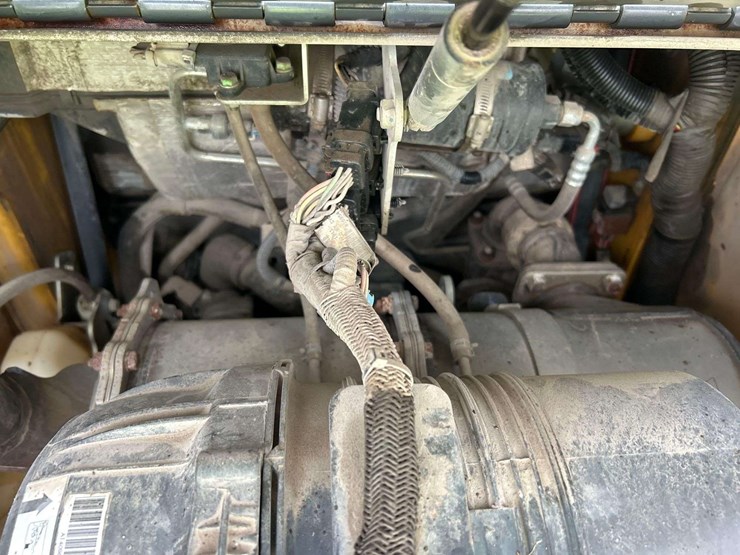 2020-deere-325g-image-9