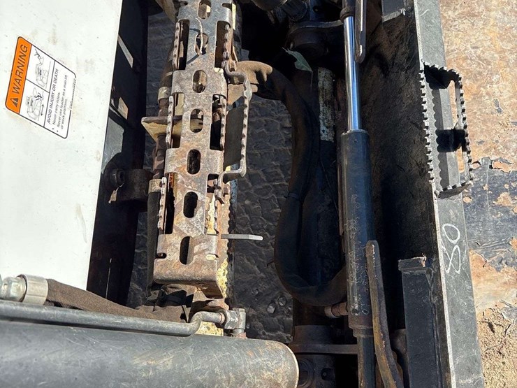 2017-bobcat-s650-image-9