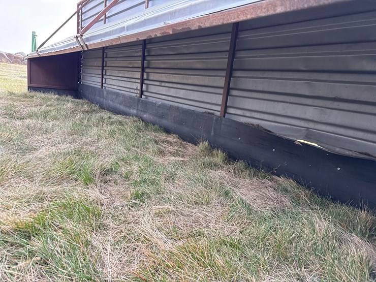 freestanding-windbreak-panel-and-calf-shelter-image-5