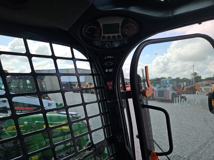 2018-bobcat-t595-image-10