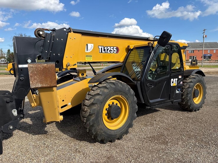 2022-caterpillar-tl1255-image-2