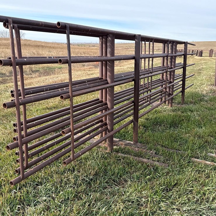 Freestanding Continuous Panels